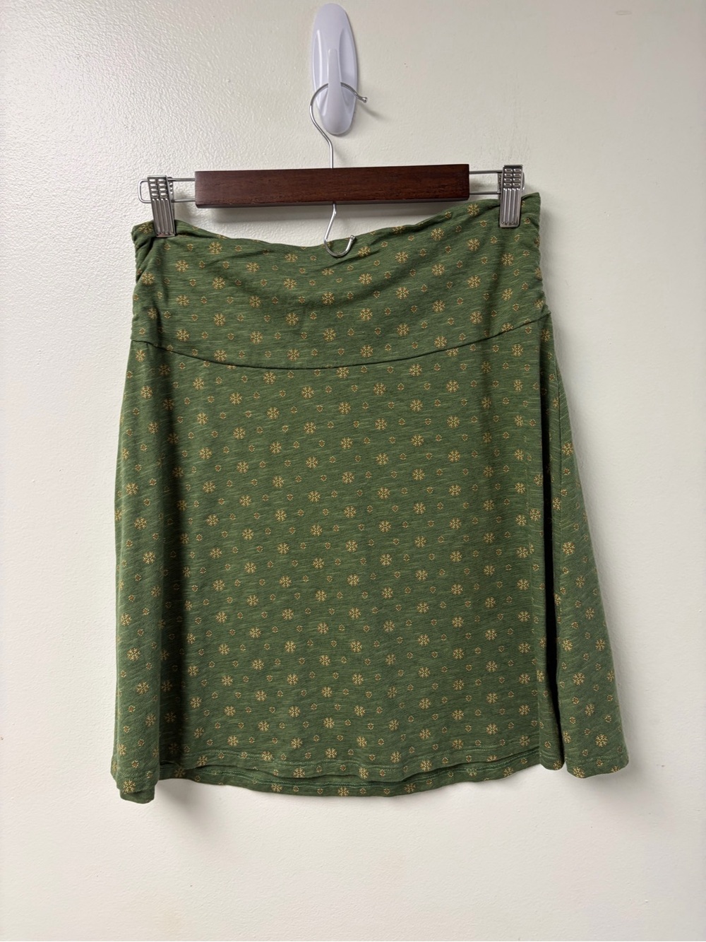Toad&Co Olive Green Mini Skirt with Gold Floral Print